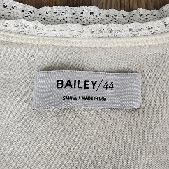 Bailey 44 Cream Chevron Lace V-Neck Sheath Dress Small Made in USA - Picture 2 of 15